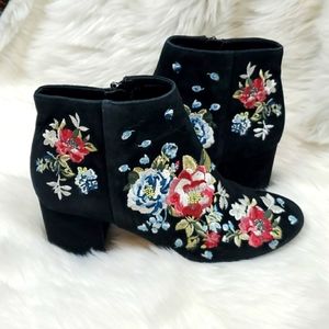 White House Black Market  suede black embroidered ankle boots size 6.5